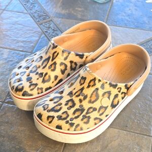 CROCS Ladies Leopard Print Slippers Fits Sz 6 1/2 -7